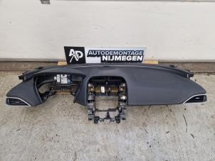 Gebruikte Dashboard Jaguar XE 2.0 D E-Performance 16V Prijs op aanvraag aangeboden door Autodemontage Nijmegen