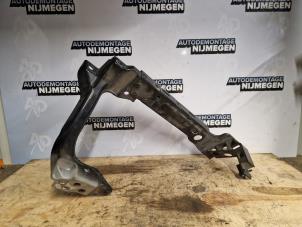 Gebruikte Koplampframe links Jaguar XE 2.0 D E-Performance 16V Prijs op aanvraag aangeboden door Autodemontage Nijmegen