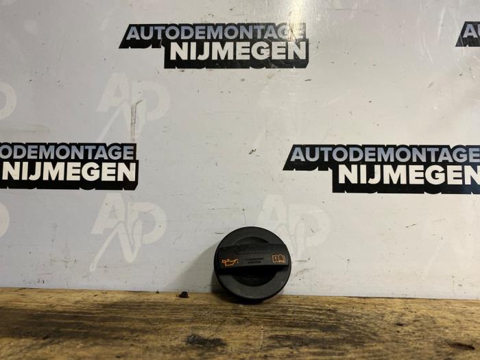 Gebruikte Oliedop Volkswagen Polo V (6R) 1.2 TDI 12V BlueMotion Prijs op aanvraag aangeboden door Autodemontage Nijmegen