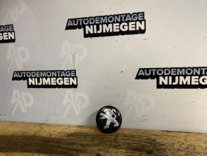 Gebruikte Naafkapje Peugeot 108 1.0 12V Prijs op aanvraag aangeboden door Autodemontage Nijmegen