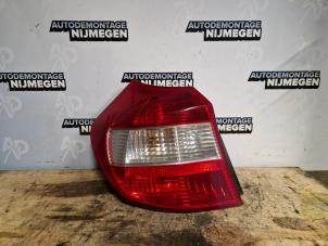 Gebruikte Achterlicht links BMW 1 serie (E87/87N) 116i 1.6 16V Prijs op aanvraag aangeboden door Autodemontage Nijmegen