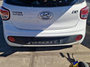Gebruikte Achterbumper Hyundai i10 (B5) 1.0 12V Prijs op aanvraag aangeboden door Autodemontage Nijmegen