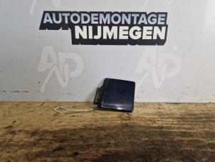 Gebruikte Sleepoog Afdekkap achter Mercedes C Combi (S203) 1.8 C-180K 16V Prijs op aanvraag aangeboden door Autodemontage Nijmegen