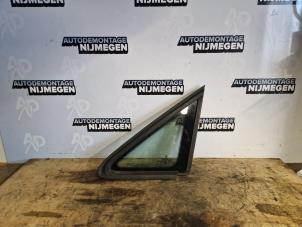 Gebruikte Ruit Extra 2Deurs links-voor Volkswagen Caddy Combi III (2KB,2KJ) 1.9 TDI Prijs op aanvraag aangeboden door Autodemontage Nijmegen