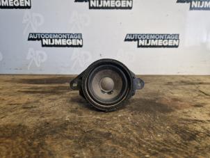 Gebruikte Speaker Mazda 3 (BM/BN) 2.0 SkyActiv-G 120 16V Prijs op aanvraag aangeboden door Autodemontage Nijmegen
