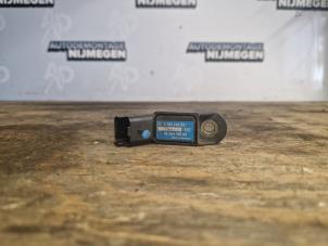 Gebruikte Map Sensor (inlaatspruitstuk) Peugeot 307 CC (3B) 2.0 16V Prijs op aanvraag aangeboden door Autodemontage Nijmegen