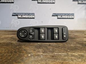 Gebruikte Ruit schakelaar elektrisch Citroen C4 Picasso (UD/UE/UF) 1.6 16V THP 155 Prijs op aanvraag aangeboden door Autodemontage Nijmegen