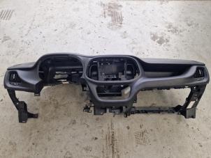 Gebruikte Dashboard Fiat Doblo Cargo (263) 1.6 D Multijet Prijs op aanvraag aangeboden door Autodemontage Nijmegen