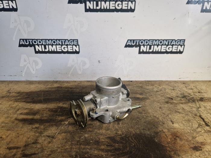 Gebruikte Gasklephuis Mazda Demio (DW) 1.5 16V Prijs op aanvraag aangeboden door Autodemontage Nijmegen