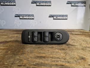 Gebruikte Raam schakelaar elektrisch Ford S-Max (GBW) 2.0 TDCi 16V 140 Prijs op aanvraag aangeboden door Autodemontage Nijmegen
