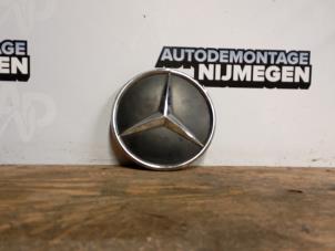 Gebruikte Embleem Mercedes Sprinter 3,5t (906.63) 313 CDI 16V Prijs op aanvraag aangeboden door Autodemontage Nijmegen