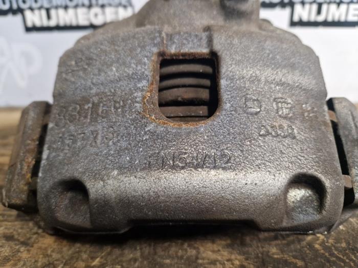 Remklauw (Tang) links-voor van een Fiat 500 (312) 1.2 2019