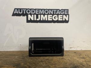 Gebruikte Asbak voor Opel Vectra C GTS 2.2 DIG 16V Prijs op aanvraag aangeboden door Autodemontage Nijmegen