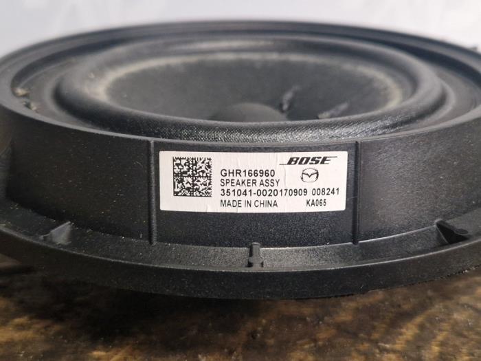 Luidspreker van een Mazda 3 (BM/BN) 2.0 SkyActiv-G 120 16V 2018