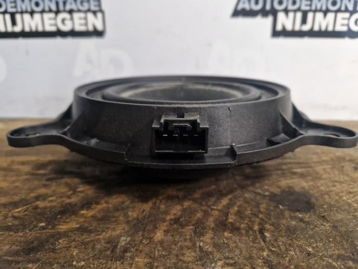 Luidspreker van een Mazda 3 (BM/BN) 2.0 SkyActiv-G 120 16V 2018