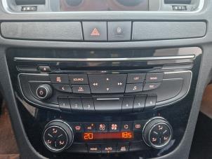 Gebruikte Chaufage Bedieningspaneel Peugeot 508 SW (8E/8U) 1.6 THP 16V Prijs op aanvraag aangeboden door Autodemontage Nijmegen
