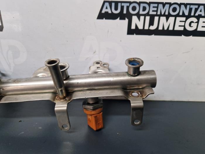 Injector brug van een Audi A5 Sportback (8TA) 2.0 TFSI 16V Quattro 2010