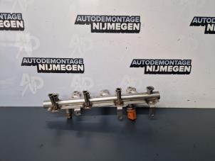 Injector brug van een Audi A5 Sportback (8TA) 2.0 TFSI 16V Quattro 2010
