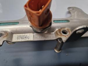 Injector brug van een Audi A5 Sportback (8TA) 2.0 TFSI 16V Quattro 2010