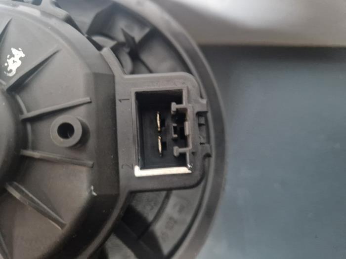Kachel Ventilatiemotor van een Seat Mii 1.0 12V 2016