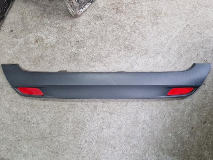 Gebruikte Diffuser achterbumper Chevrolet Spark (M300) 1.0 16V Bifuel Prijs op aanvraag aangeboden door Autodemontage Nijmegen
