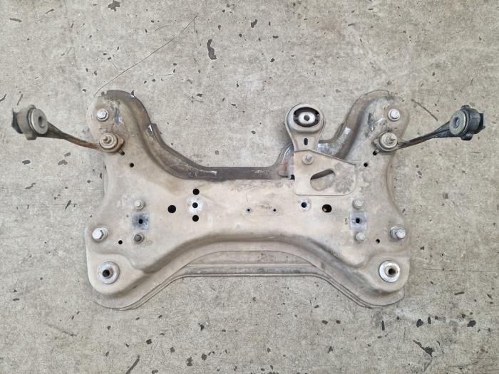 Gebruikte Subframe Opel Vivaro 1.6 CDTI 95 Euro 6 Prijs op aanvraag aangeboden door Autodemontage Nijmegen