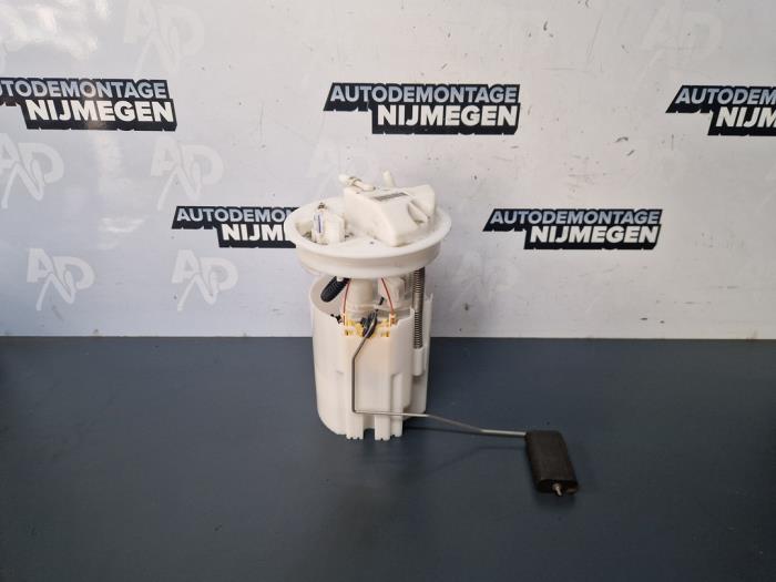 Gebruikte Tank element Pomp Ford Fiesta 7 1.1 Ti-VCT 12V 75 Prijs op aanvraag aangeboden door Autodemontage Nijmegen