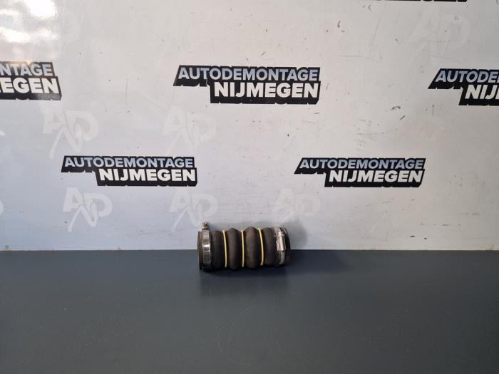 Gebruikte Intercooler Slang Peugeot 2008 (CU) 1.2 12V e-THP PureTech 130 Prijs op aanvraag aangeboden door Autodemontage Nijmegen