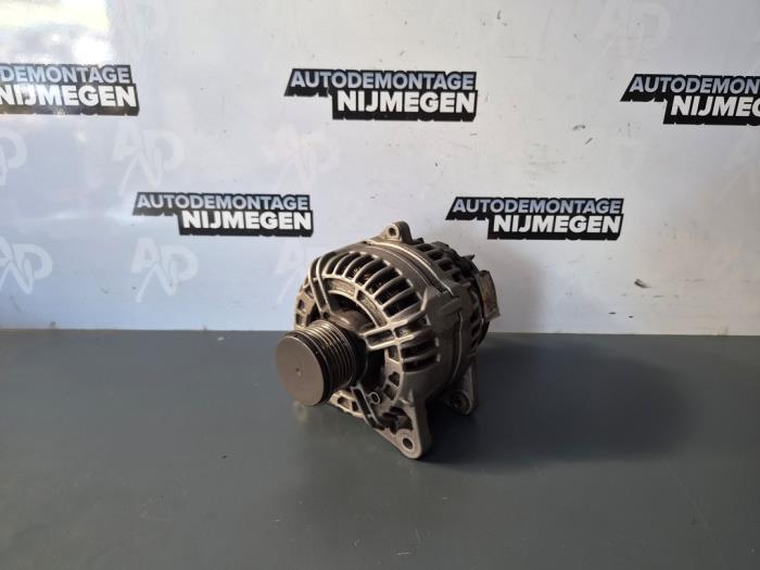 Gebruikte Dynamo Renault Kangoo Express (FW) 1.5 dCi 90 FAP Prijs op aanvraag aangeboden door Autodemontage Nijmegen