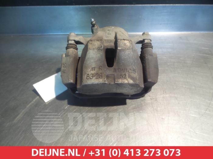 Toyota Rav-4 Bremszange rechts vorne O326931