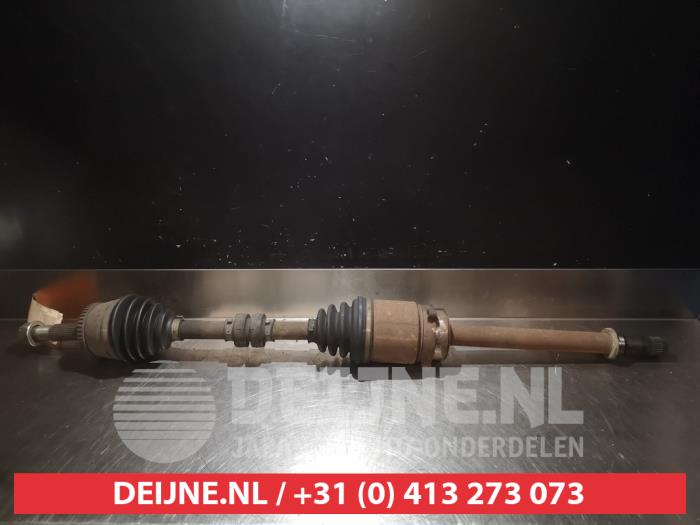 Nissan Primera Aandrijfas rechts-voor O319254