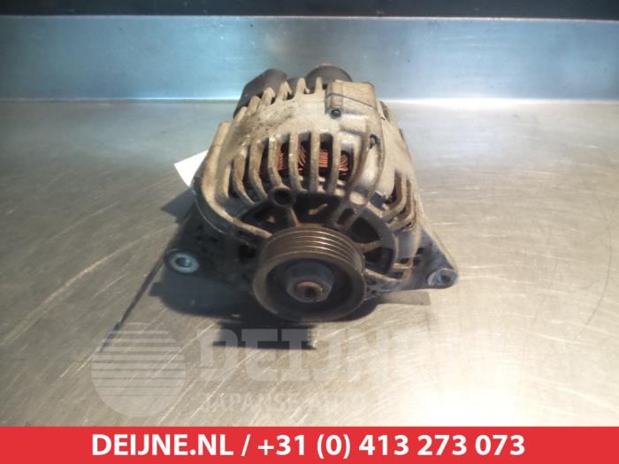 Gebruikte Dynamo Hyundai Santa Fe I 2.0 16V 4x2 Prijs € 50,00 Margeregeling aangeboden door V.Deijne Jap.Auto-onderdelen BV