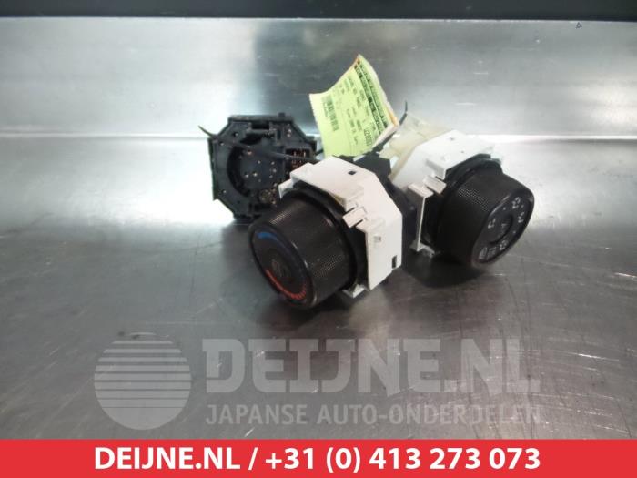 Toyota IQ Kachel Bedieningspaneel O306385