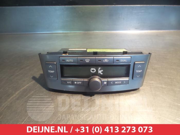 Toyota Avensis Heater control panel O306337