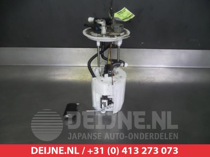 Gebruikte Tank element Pomp Hyundai i20 Coupe 1.4 CRDi 16V Prijs € 100,00 Margeregeling aangeboden door V.Deijne Jap.Auto-onderdelen BV