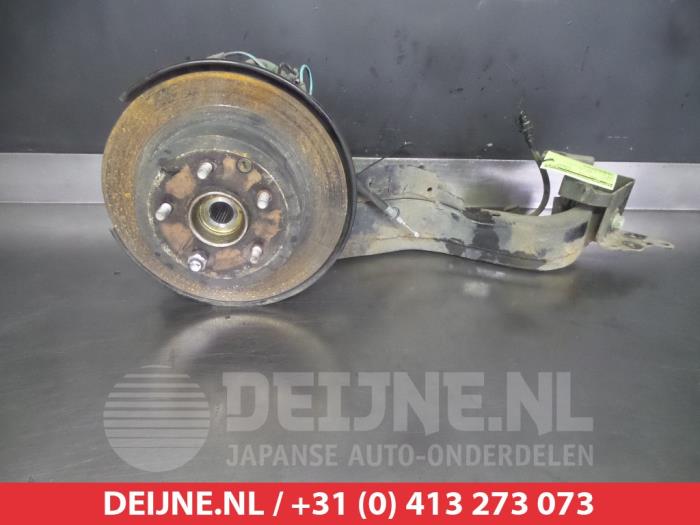 Nissan Juke Achsschenkel rechts hinten O382950