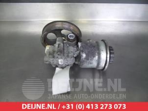 Toyota Avensis Power steering pump O332088 photo 2