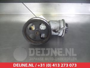 Gebruikte Stuurbekrachtiging Pomp Toyota Avensis Wagon (T25/B1E) 2.2 D-4D 16V D-CAT Prijs € 35,00 Margeregeling aangeboden door V.Deijne Jap.Auto-onderdelen BV