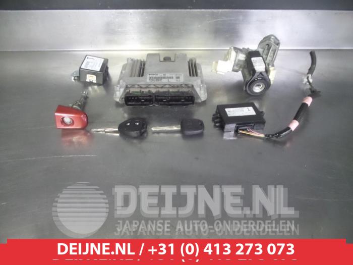 Toyota Yaris Kontaktslot+Sleutel O336098