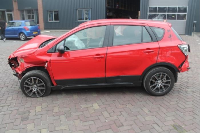 Suzuki SX-4 Portier 4Deurs links-voor O272816