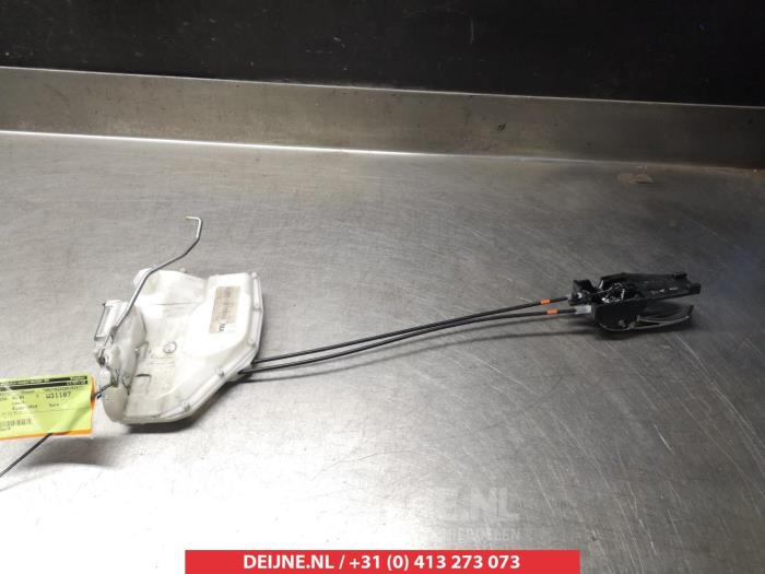 Suzuki SX-4 Deurslot Mechaniek 4Deurs rechts-voor O281180