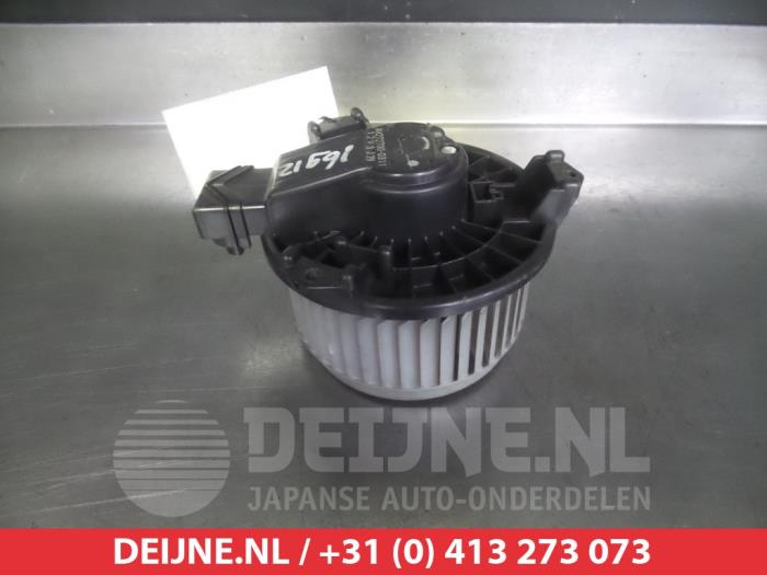 Suzuki Swift Kachel Ventilatiemotor O367385