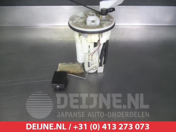 Gebruikte Tank element Pomp Lexus RX (U3) 400h V6 24V VVT-i 4x4 Prijs € 100,00 Margeregeling aangeboden door V.Deijne Jap.Auto-onderdelen BV