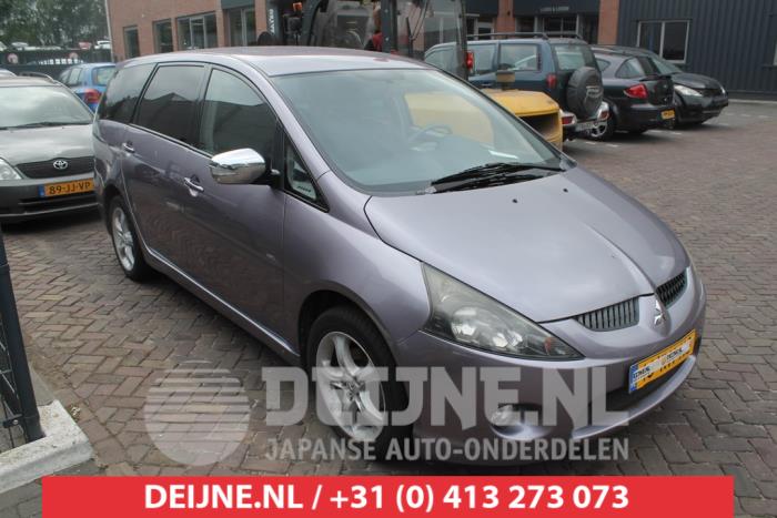 Mitsubishi Grandis Tür 4-türig rechts vorne O273492