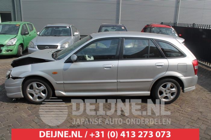 Mazda 323 Tür 4-türig links hinten O284671