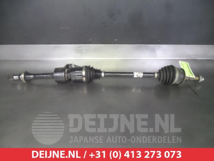 Suzuki Swift Aandrijfas rechts-voor O320011
