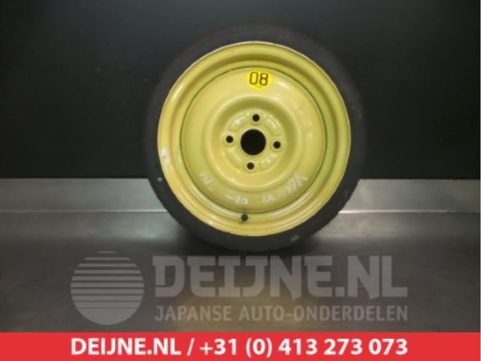 Daihatsu Young RV Space-saver spare wheel O328477
