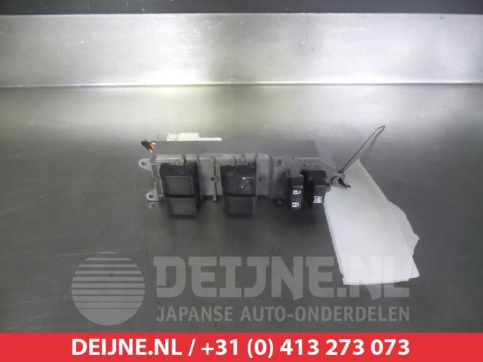 Toyota Urban Cruiser Combischakelaar ramen O312461