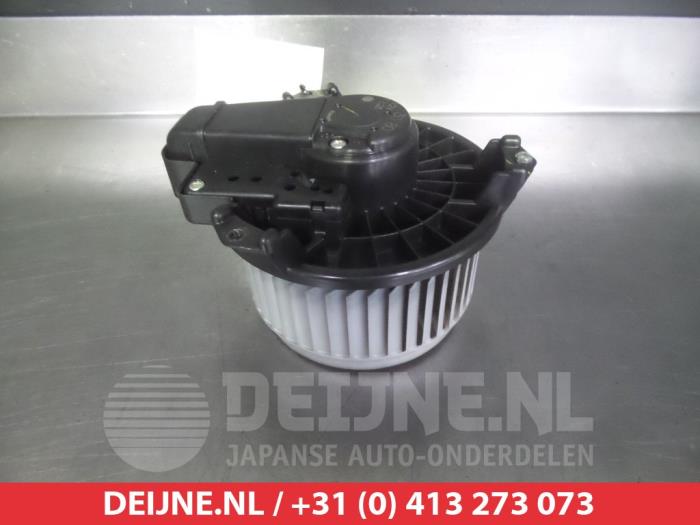 Toyota Urban Cruiser Kachel Ventilatiemotor O367444