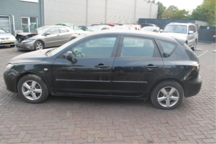 Mazda 3 Portier 4Deurs links-voor O272181